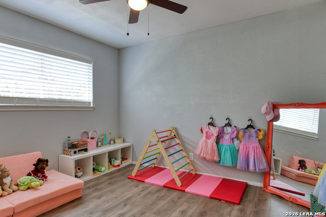 Image 11 of 28 For 5705 Pineway St