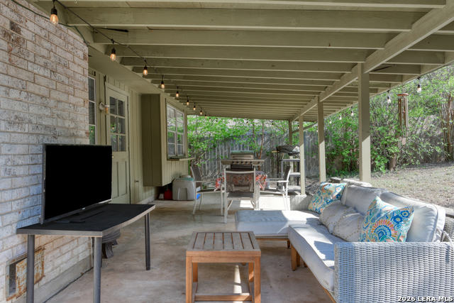 Image 15 of 28 For 5705 Pineway St