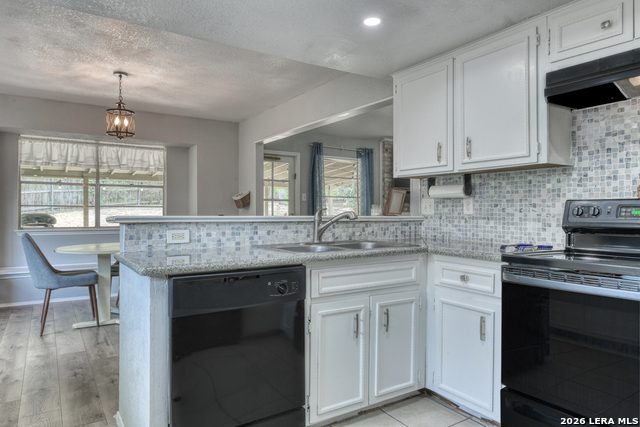 Image 23 of 28 For 5705 Pineway St