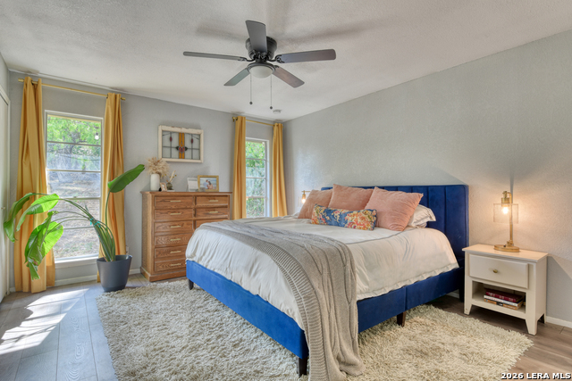 Image 9 of 28 For 5705 Pineway St