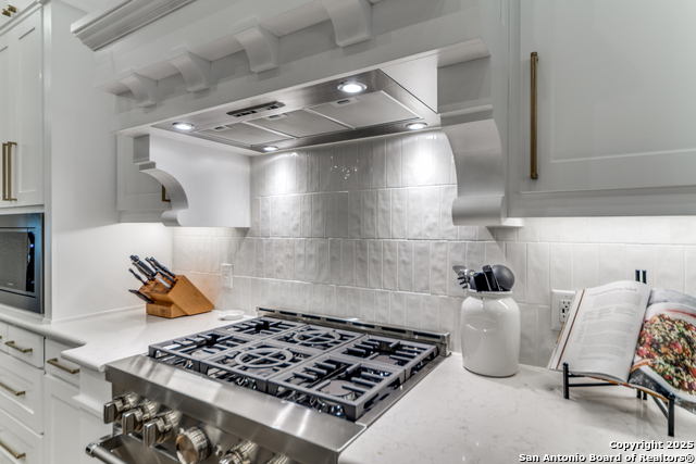 Image 17 of 36 For 10003 Ellenora