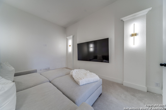 Image 20 of 36 For 10003 Ellenora