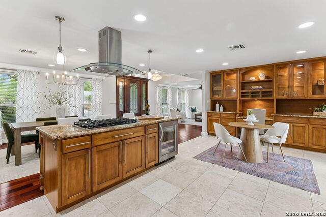 Image 10 of 48 For 451 Laramie Dr