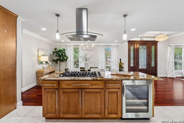 Image 12 of 48 For 451 Laramie Dr