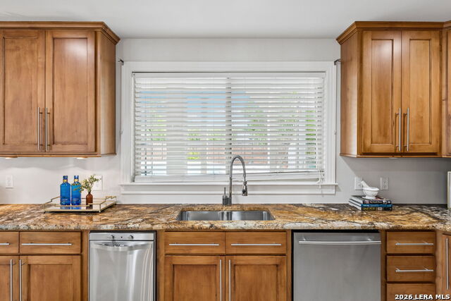 Image 13 of 48 For 451 Laramie Dr