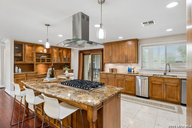 Image 16 of 48 For 451 Laramie Dr