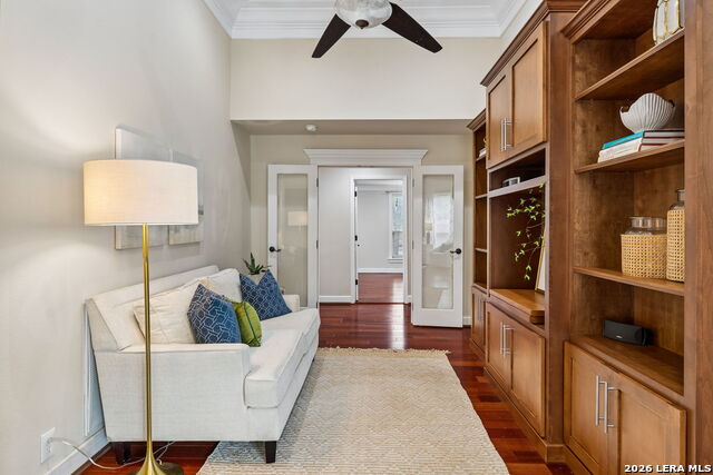 Image 19 of 48 For 451 Laramie Dr