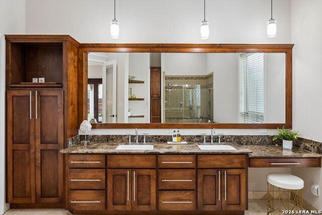 Image 23 of 48 For 451 Laramie Dr