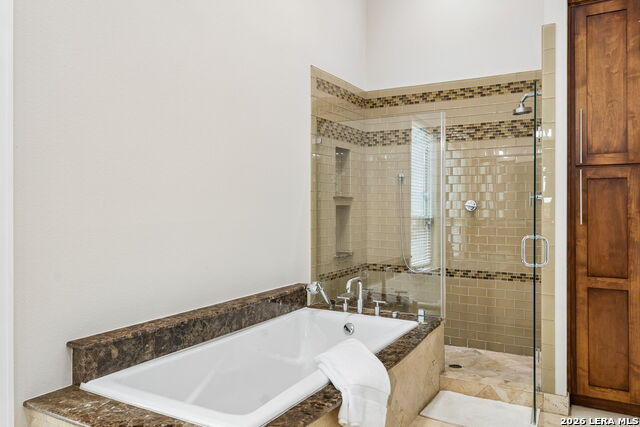 Image 24 of 48 For 451 Laramie Dr