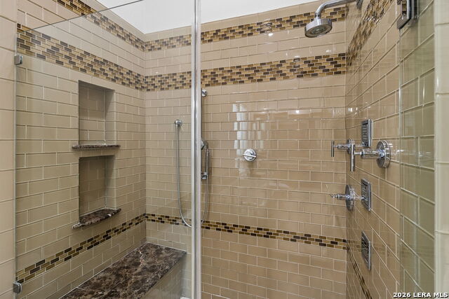 Image 25 of 48 For 451 Laramie Dr