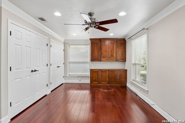 Image 28 of 48 For 451 Laramie Dr