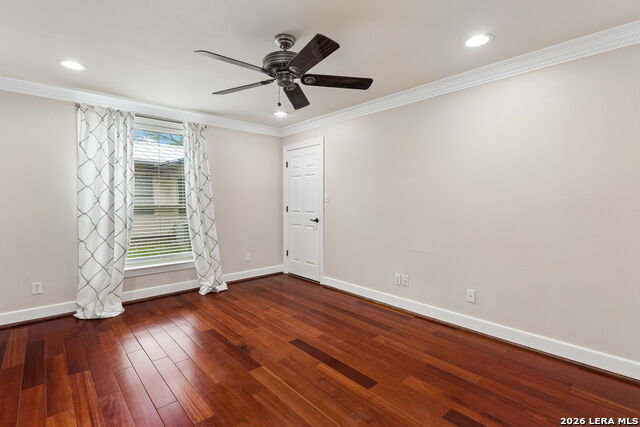 Image 31 of 48 For 451 Laramie Dr