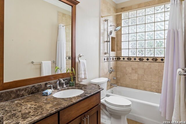 Image 32 of 48 For 451 Laramie Dr