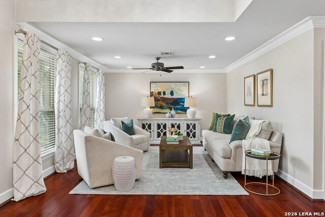 Image 7 of 48 For 451 Laramie Dr