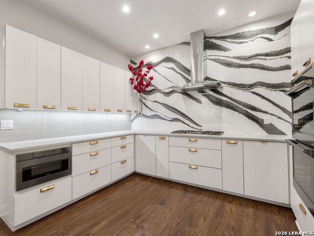 Image 12 of 39 For 230 Dwyer Ave  701