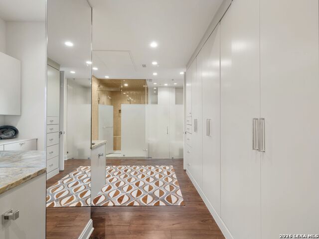 Image 21 of 39 For 230 Dwyer Ave  701