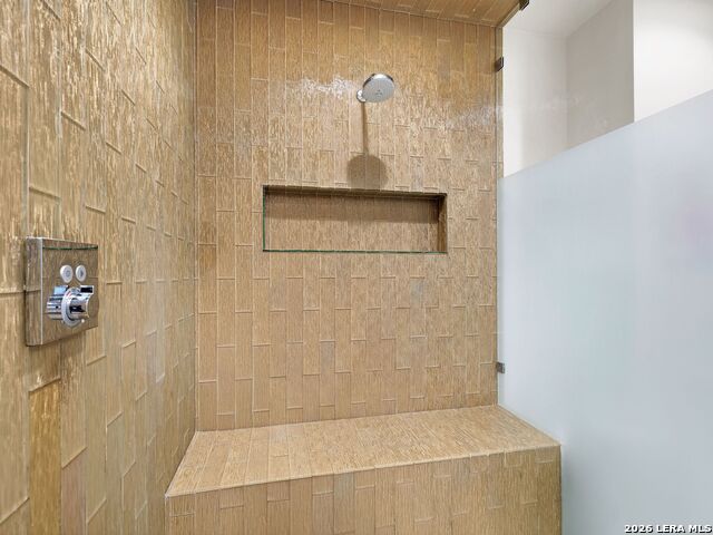 Image 22 of 39 For 230 Dwyer Ave  701