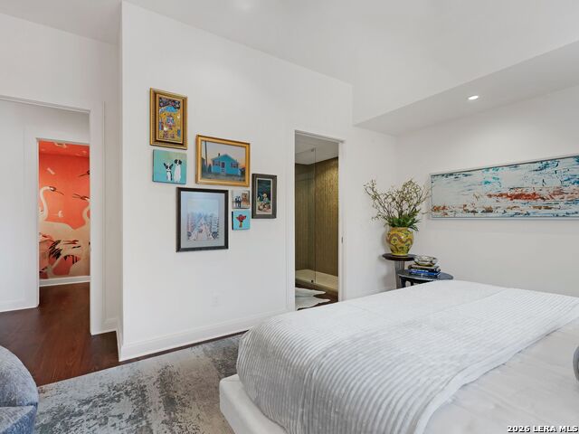 Image 24 of 39 For 230 Dwyer Ave  701