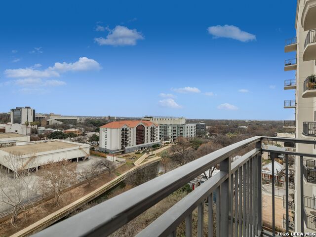 Image 29 of 39 For 230 Dwyer Ave  701