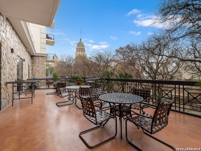 Image 30 of 39 For 230 Dwyer Ave  701