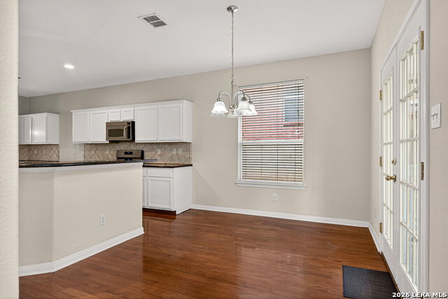 Image 13 of 41 For 515 Catanbo  