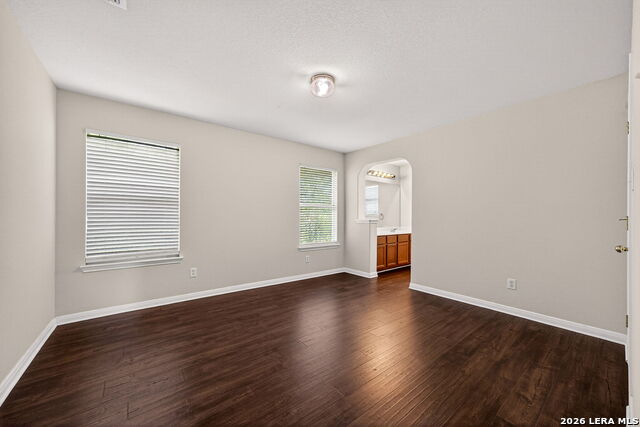 Image 20 of 41 For 515 Catanbo  