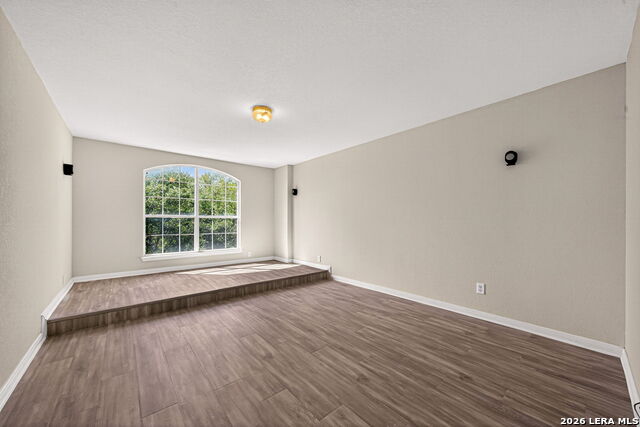 Image 31 of 41 For 515 Catanbo  