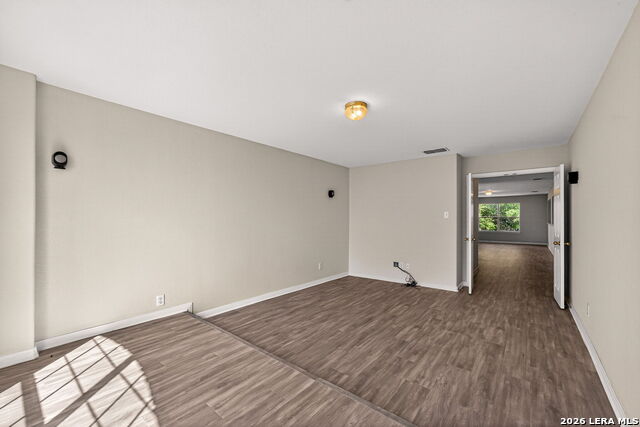 Image 32 of 41 For 515 Catanbo  