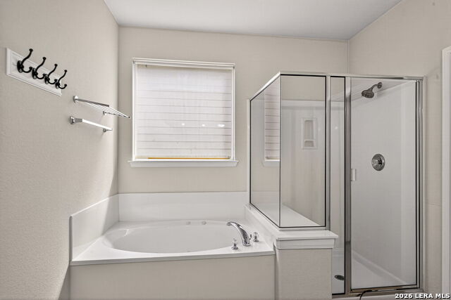 Image 38 of 41 For 515 Catanbo  