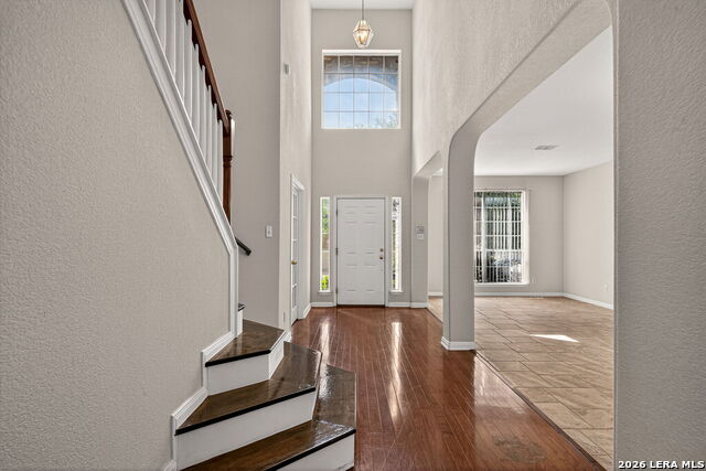 Image 9 of 41 For 515 Catanbo  