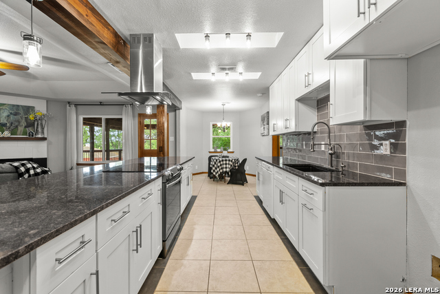 Listing photo id 6 for 181 Skytrail