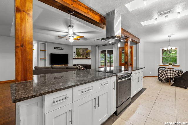 Listing photo id 7 for 181 Skytrail