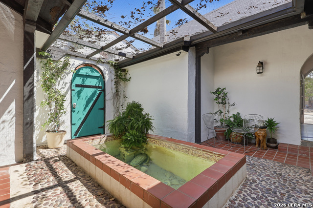 Image 13 of 47 For 315 Club Dr  