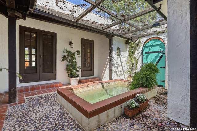 Image 14 of 47 For 315 Club Dr  