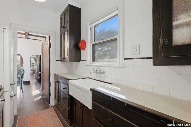 Image 18 of 47 For 315 Club Dr  