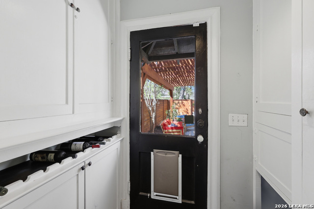 Image 19 of 47 For 315 Club Dr  