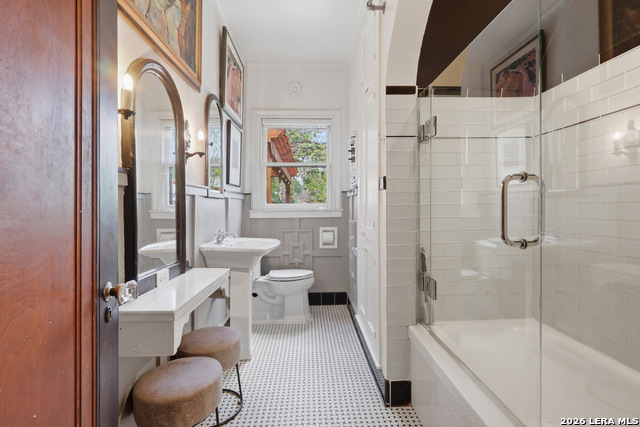 Image 24 of 47 For 315 Club Dr  