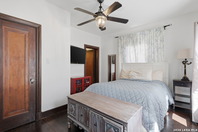 Image 26 of 47 For 315 Club Dr  