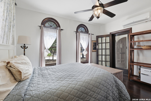 Image 27 of 47 For 315 Club Dr  