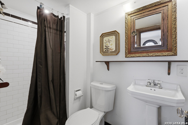 Image 28 of 47 For 315 Club Dr  