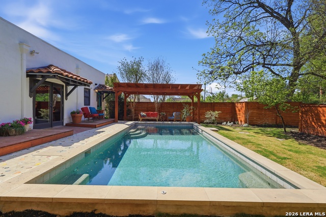 Image 30 of 47 For 315 Club Dr  