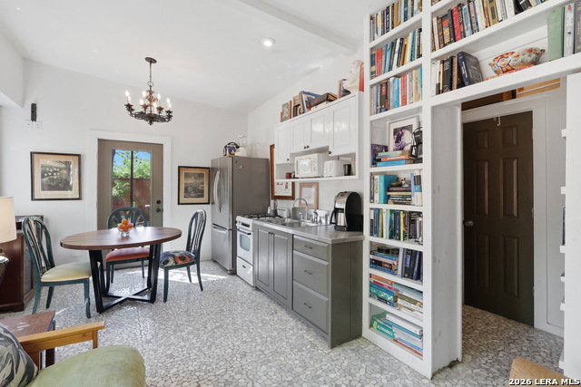 Image 38 of 47 For 315 Club Dr  