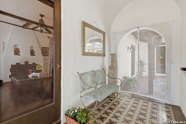 Image 7 of 47 For 315 Club Dr  