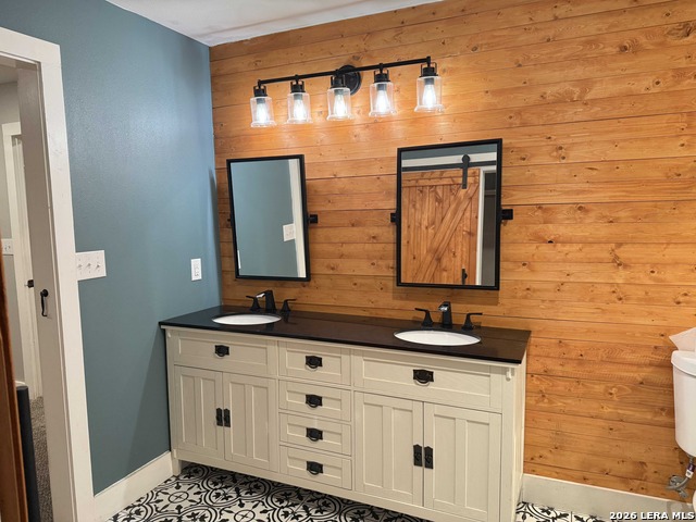 Image 11 of 18 For 903 Walnut E