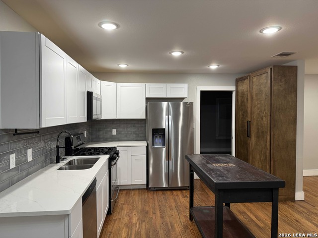 Image 6 of 18 For 903 Walnut E