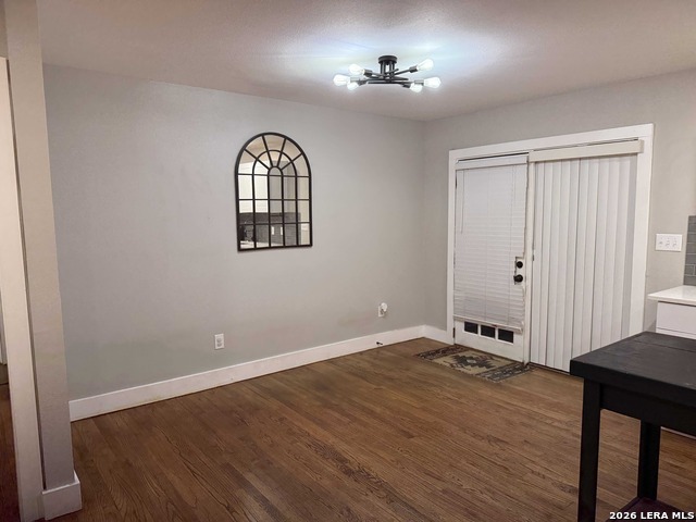 Image 7 of 18 For 903 Walnut E