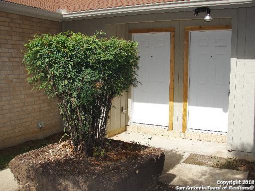 Image 2 of 10 For 4710 Oakfield Way