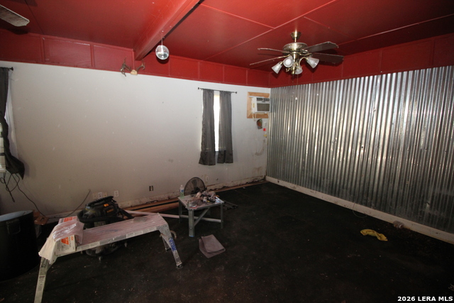 Image 25 of 32 For 15431 Rosa Trl