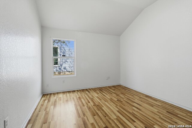 Image 18 of 27 For 7422 Copper Cliff