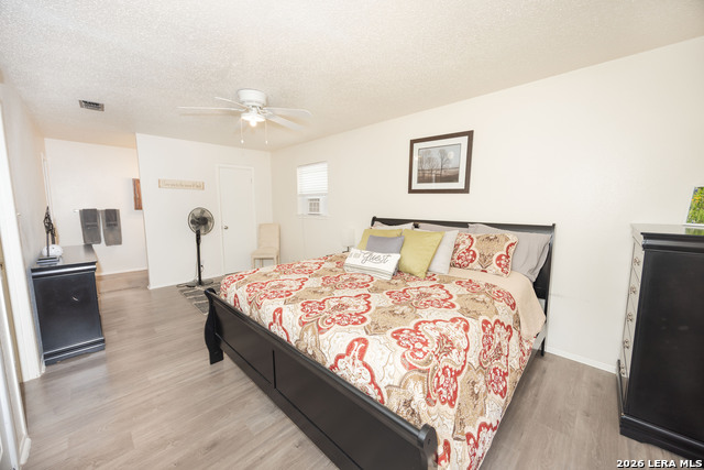 Image 16 of 40 For 9623 Geronimo Oaks